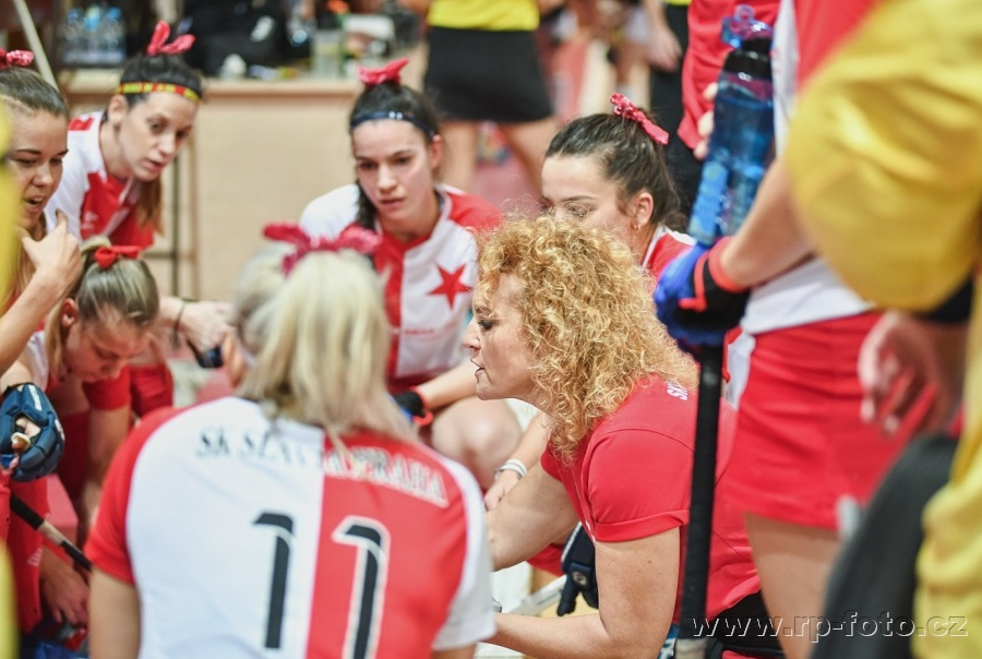 1. den žen na klubovém poháru, první 3 body doma